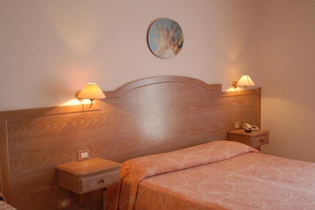 Hotel Donatello Alberobello Quarto foto