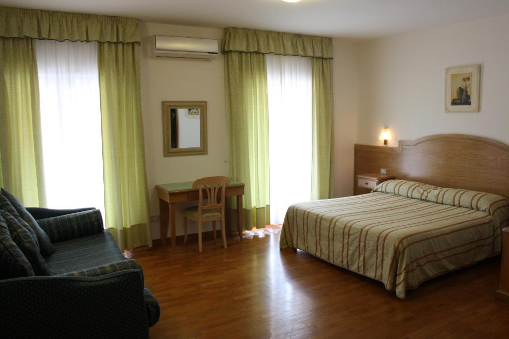Hotel Donatello Alberobello Quarto foto